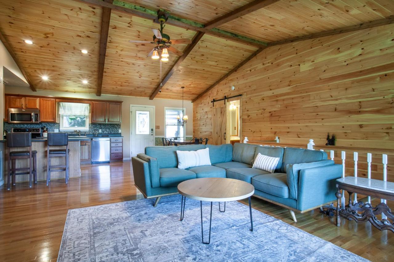 Ole Smoky Bnb - Game Room, Hot Tub, Mtn Views! Pigeon Forge Ngoại thất bức ảnh
