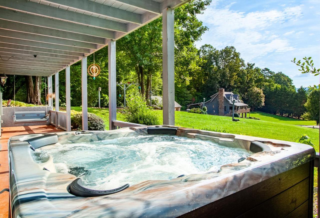 Ole Smoky Bnb - Game Room, Hot Tub, Mtn Views! Pigeon Forge Ngoại thất bức ảnh