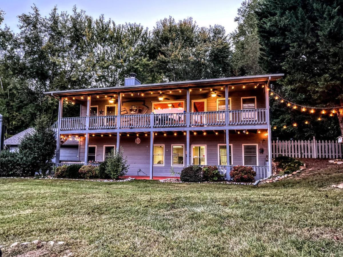 Ole Smoky Bnb - Game Room, Hot Tub, Mtn Views! Pigeon Forge Ngoại thất bức ảnh