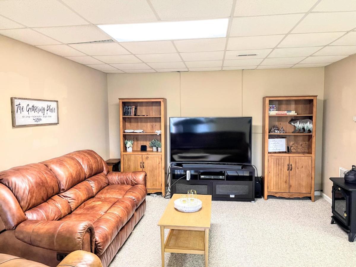 Ole Smoky Bnb - Game Room, Hot Tub, Mtn Views! Pigeon Forge Ngoại thất bức ảnh