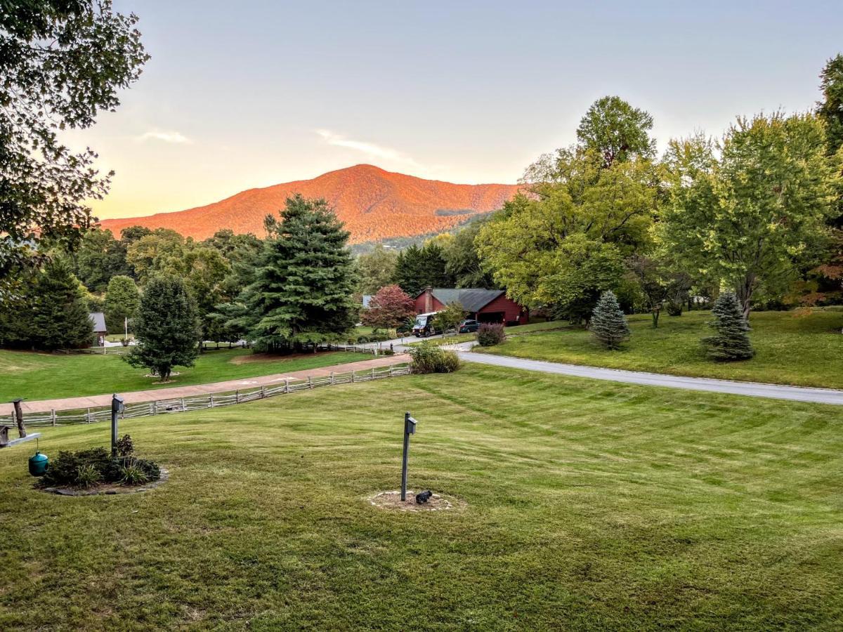 Ole Smoky Bnb - Game Room, Hot Tub, Mtn Views! Pigeon Forge Ngoại thất bức ảnh