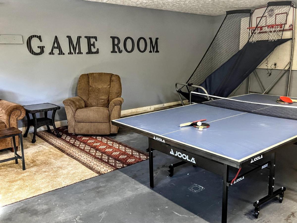 Ole Smoky Bnb - Game Room, Hot Tub, Mtn Views! Pigeon Forge Ngoại thất bức ảnh