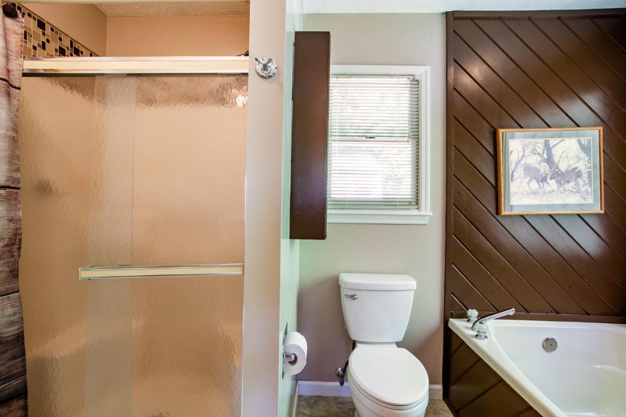 Ole Smoky Bnb - Game Room, Hot Tub, Mtn Views! Pigeon Forge Ngoại thất bức ảnh