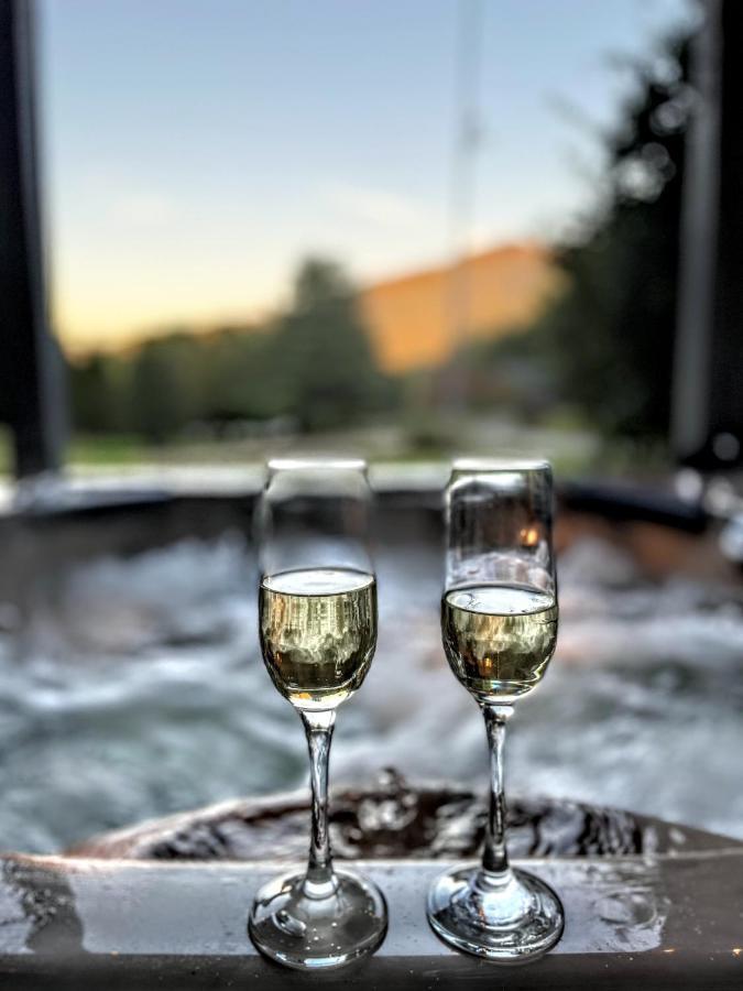 Ole Smoky Bnb - Game Room, Hot Tub, Mtn Views! Pigeon Forge Ngoại thất bức ảnh