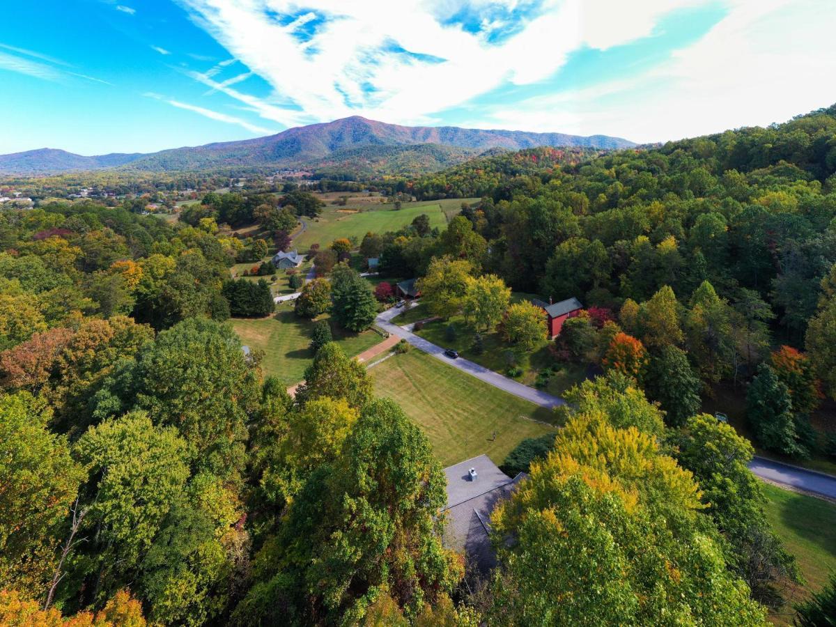 Ole Smoky Bnb - Game Room, Hot Tub, Mtn Views! Pigeon Forge Ngoại thất bức ảnh
