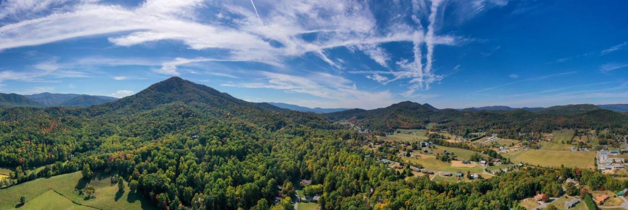 Ole Smoky Bnb - Game Room, Hot Tub, Mtn Views! Pigeon Forge Ngoại thất bức ảnh